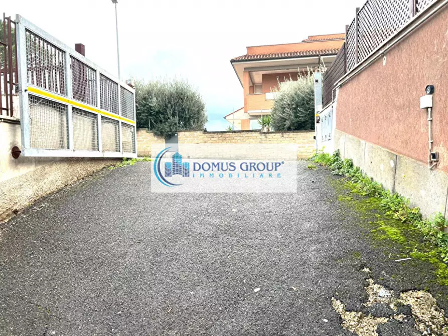 Immagine 43 di Negozio in vendita  in Via Alessandro Santini a Roma