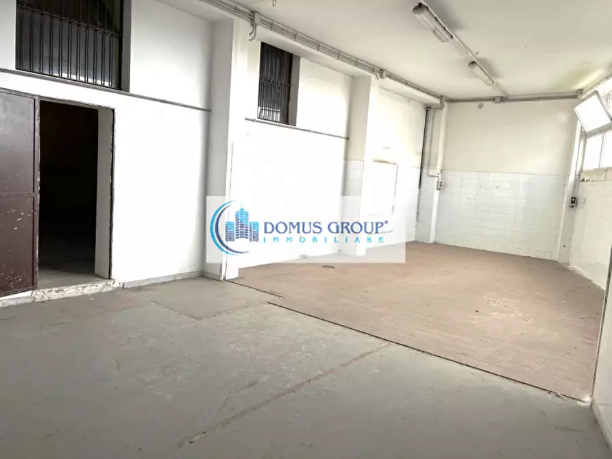 Immagine 52 di Negozio in vendita  in Via Alessandro Santini a Roma