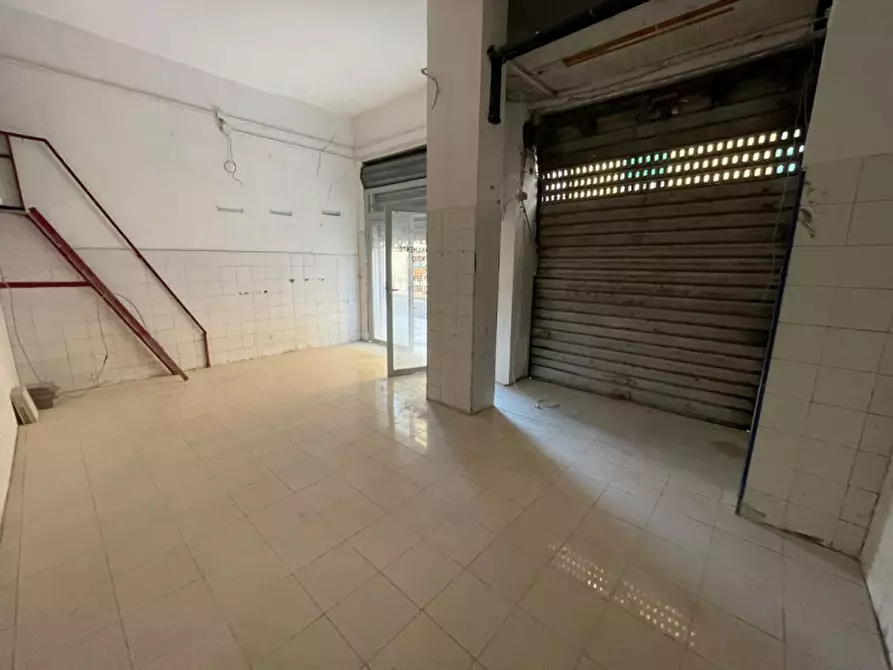 Immagine 5 di Negozio in affitto  in Traversa privata cavalleggeri Aosta a Napoli