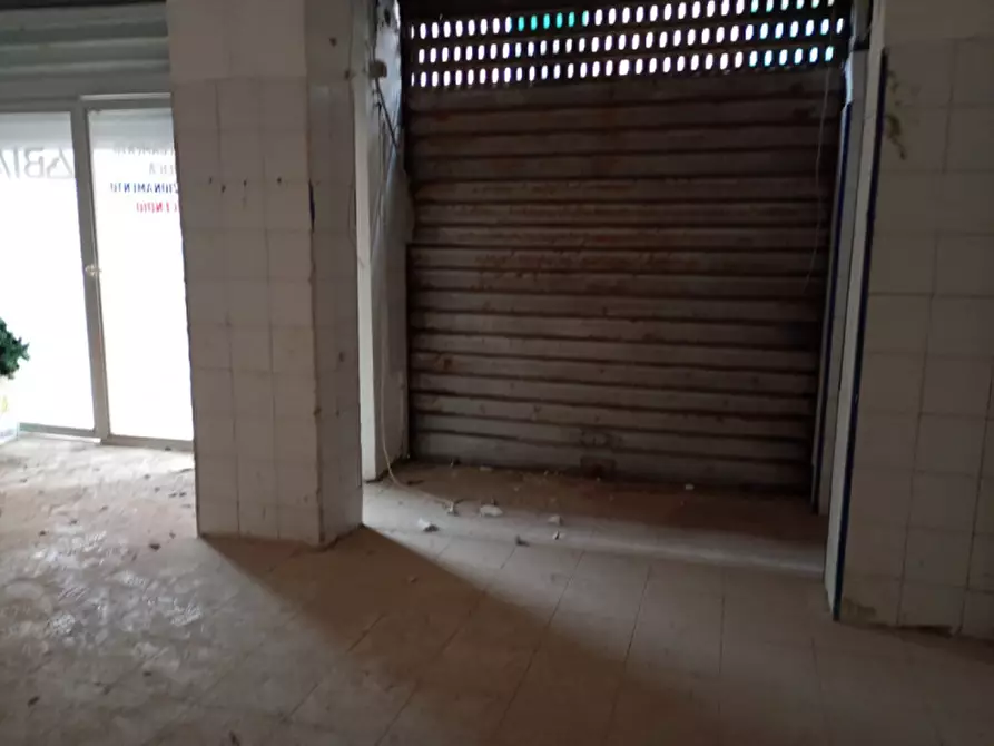 Immagine 24 di Negozio in affitto  in Traversa privata cavalleggeri Aosta a Napoli