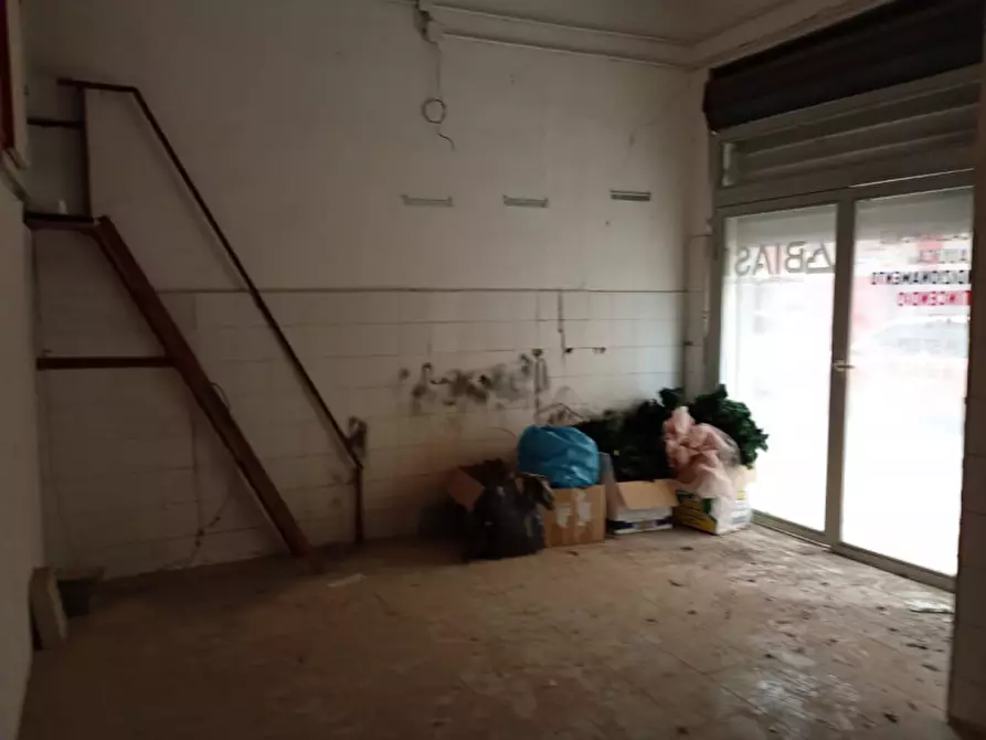Immagine 25 di Negozio in affitto  in Traversa privata cavalleggeri Aosta a Napoli