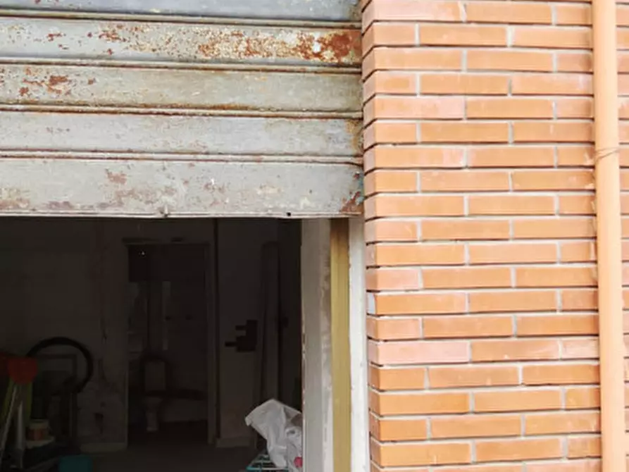 Immagine 30 di Negozio in affitto  in Traversa privata cavalleggeri Aosta a Napoli