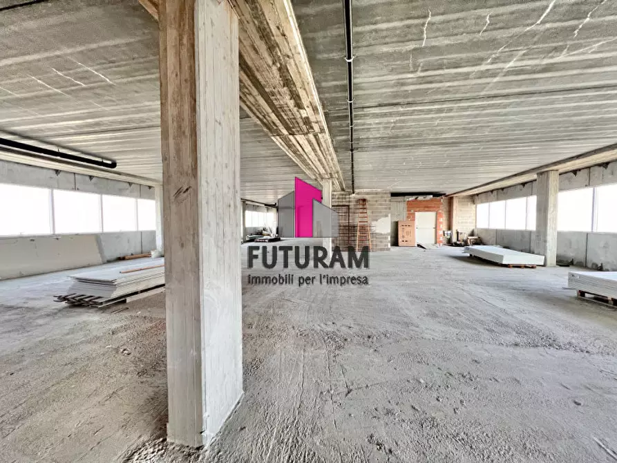 Immagine 8 di Ufficio in vendita  a Vicenza