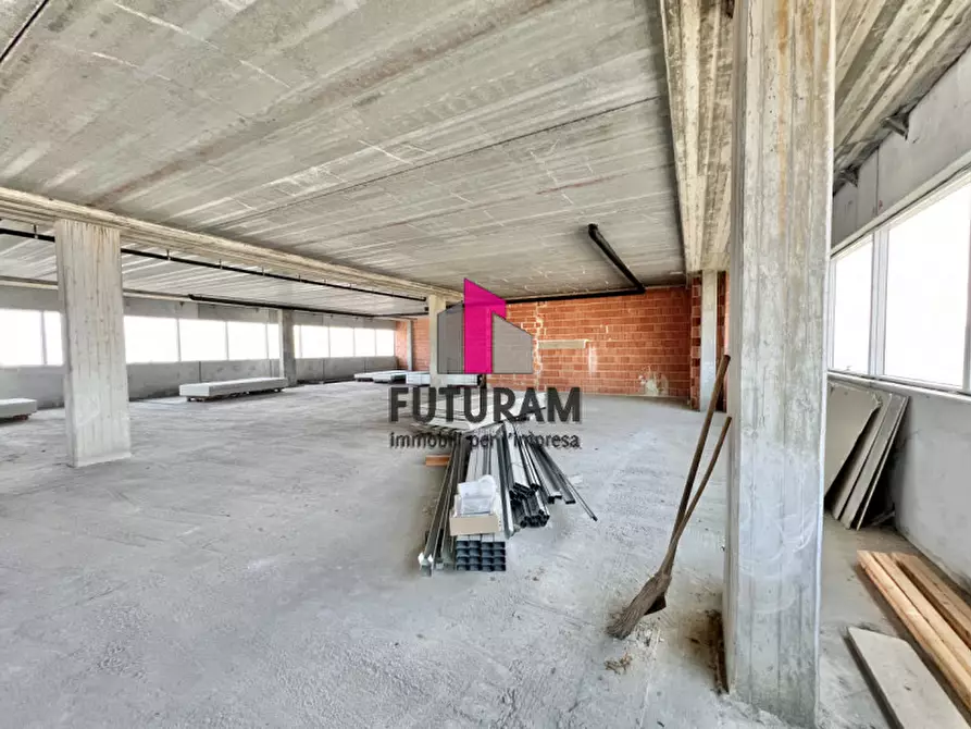 Immagine 11 di Ufficio in vendita  a Vicenza