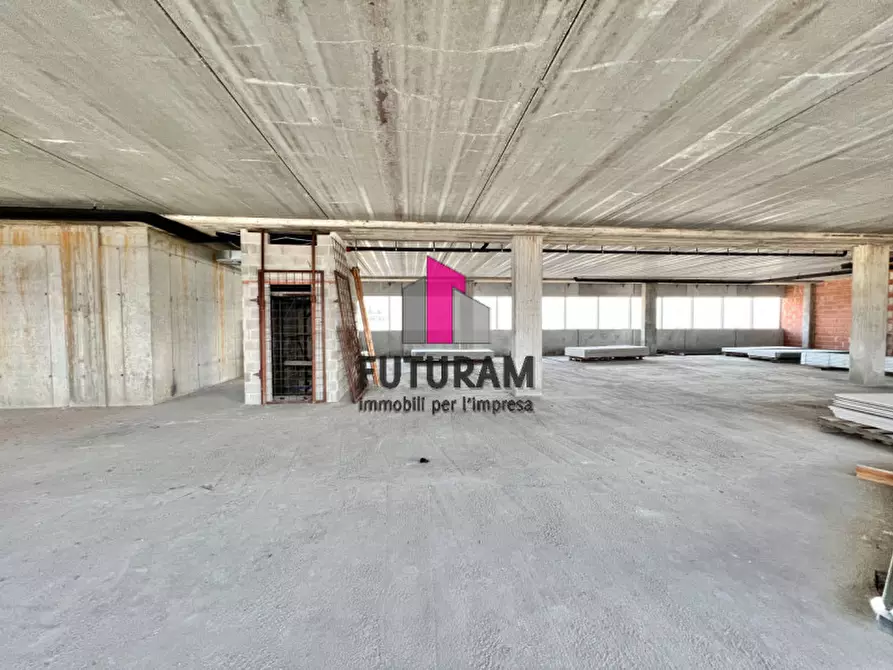 Immagine 12 di Ufficio in vendita  a Vicenza