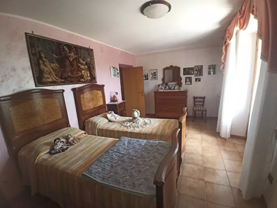 Immagine 6 di Casa indipendente in vendita  in Via Roma a Castiglione Del Lago