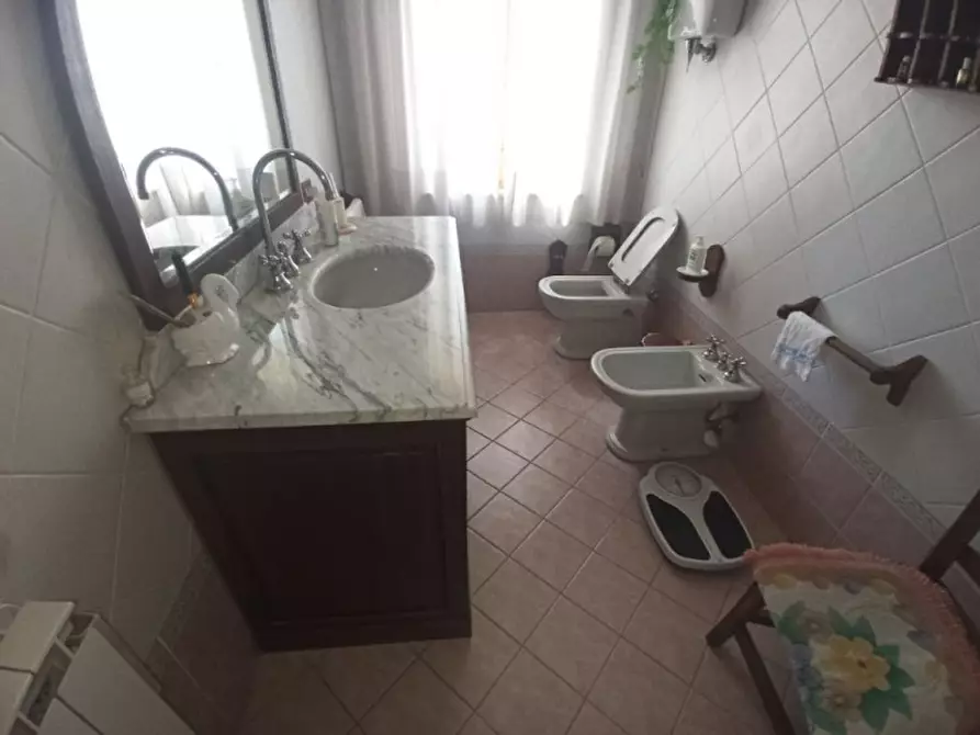 Immagine 8 di Casa indipendente in vendita  in Via Roma a Castiglione Del Lago