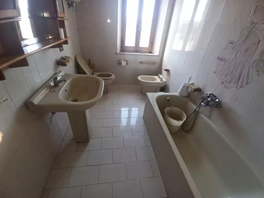 Immagine 13 di Casa indipendente in vendita  in Via Roma a Castiglione Del Lago