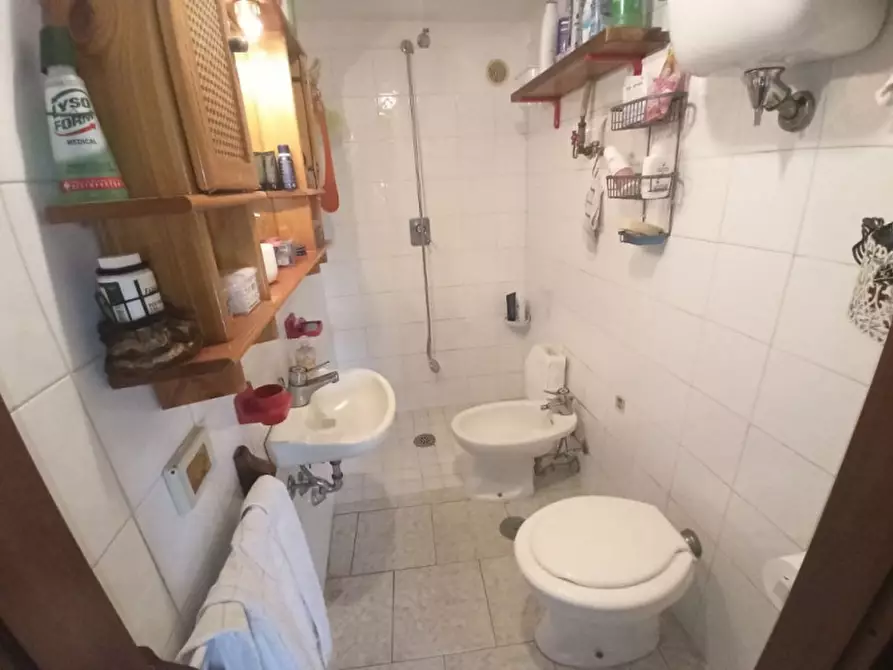 Immagine 18 di Casa indipendente in vendita  in Via Roma a Castiglione Del Lago