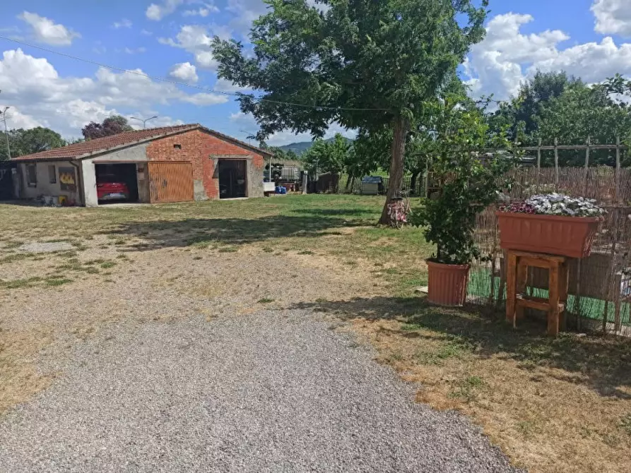 Immagine 26 di Casa indipendente in vendita  in Via Roma a Castiglione Del Lago