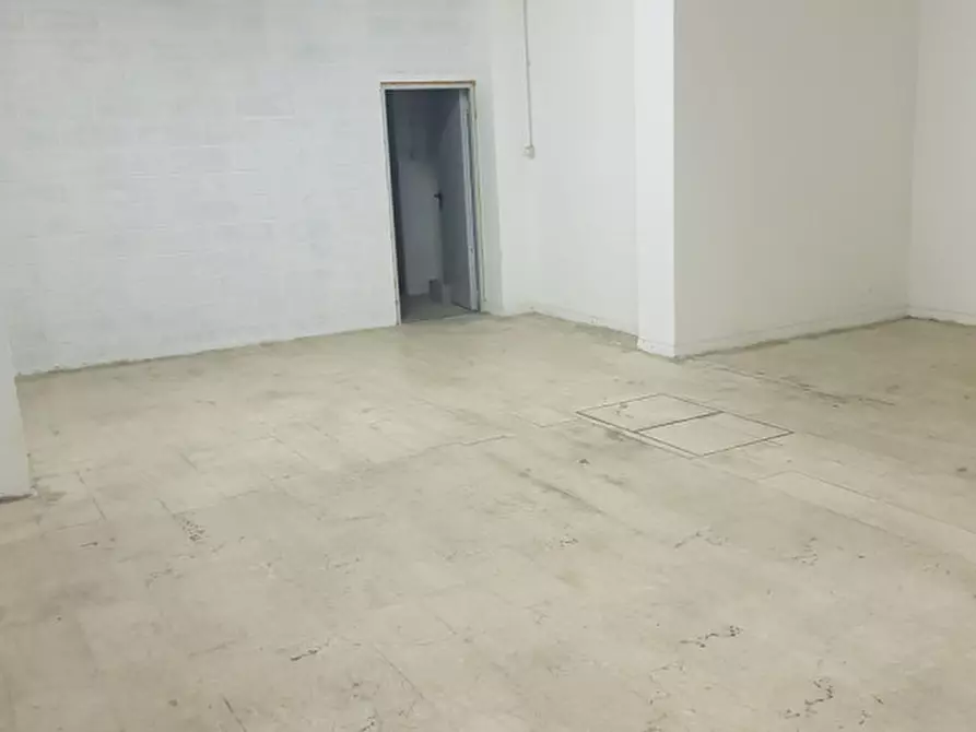 Immagine 3 di Magazzino in vendita  in corso del popolo a Venezia