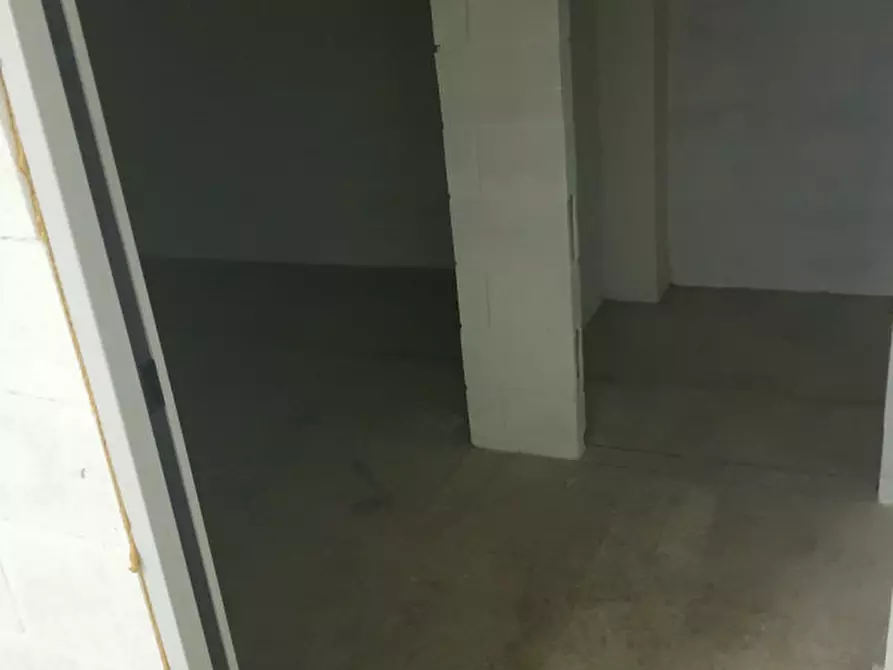 Immagine 4 di Magazzino in vendita  in corso del popolo a Venezia