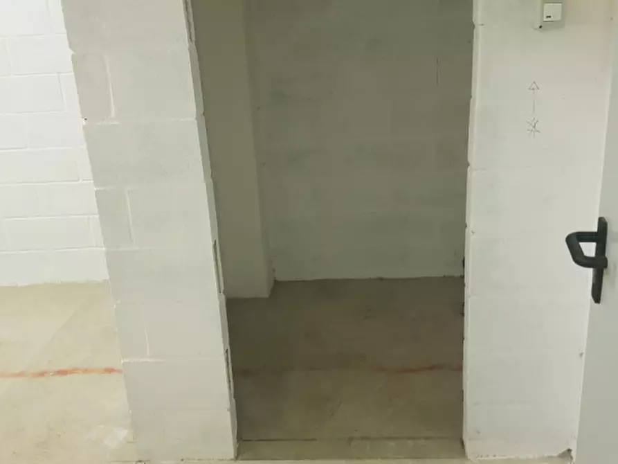 Immagine 5 di Magazzino in vendita  in corso del popolo a Venezia