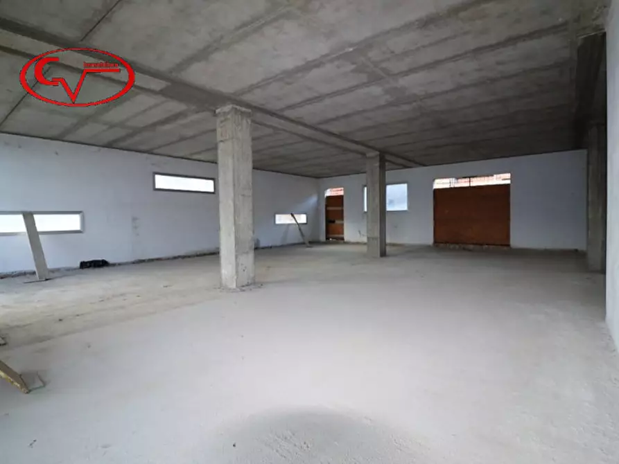 Immagine 6 di Negozio in vendita  in Viale Gramsci a San Giovanni Valdarno