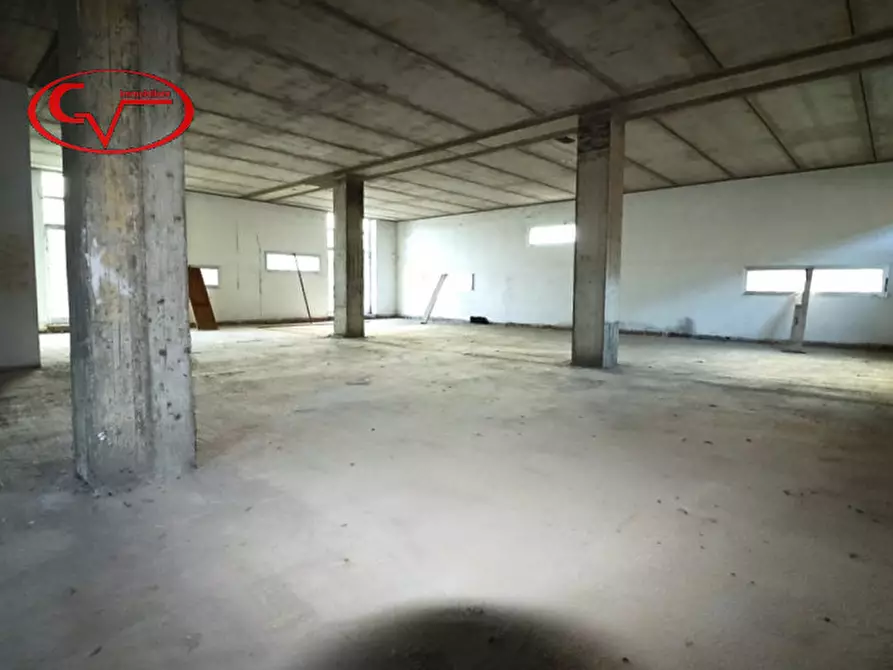 Immagine 8 di Negozio in vendita  in Viale Gramsci a San Giovanni Valdarno