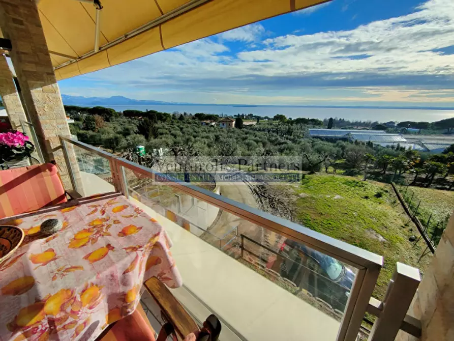 Immagine 2 di Villa in vendita  in via monte tapino a Padenghe Sul Garda