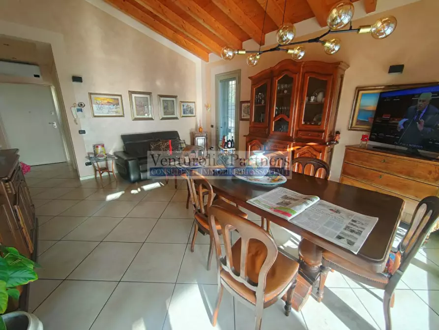 Immagine 9 di Villa in vendita  in via monte tapino a Padenghe Sul Garda
