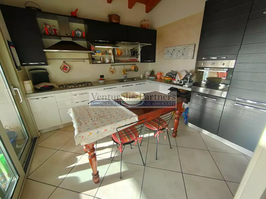 Immagine 13 di Villa in vendita  in via monte tapino a Padenghe Sul Garda