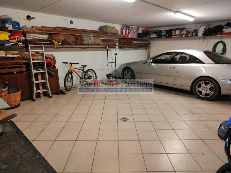 Immagine 22 di Villa in vendita  in via monte tapino a Padenghe Sul Garda