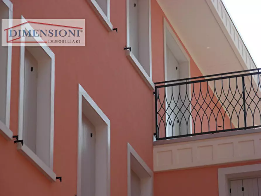Immagine 2 di Appartamento in vendita  in VIALE DELLE TERME a Abano Terme