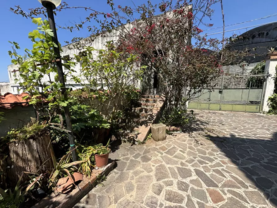 Immagine 4 di Casa bifamiliare in vendita  in VIA BOCCEA a Torre Del Greco