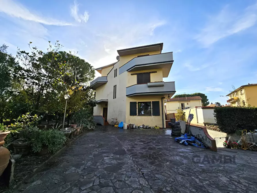 Immagine 1 di Casa indipendente in vendita  in Via Amilcare Ponchielli a Campi Bisenzio