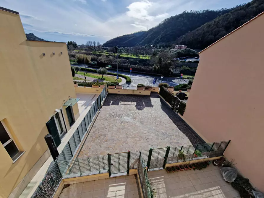 Immagine 10 di Villetta a schiera in affitto  in Via Alla Murta a Albisola Superiore