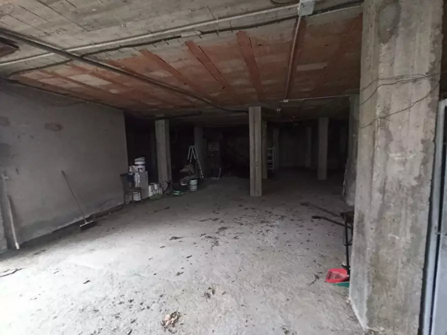 Immagine 25 di Villa in vendita  in Via Roma a Castiglione Del Lago