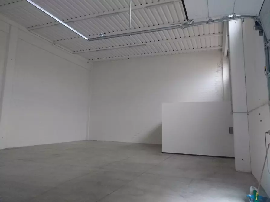 Immagine 3 di Capannone industriale in affitto  a Montegrotto Terme