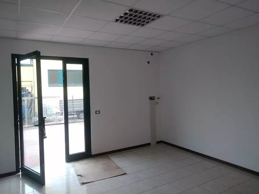 Immagine 4 di Capannone industriale in affitto  a Montegrotto Terme