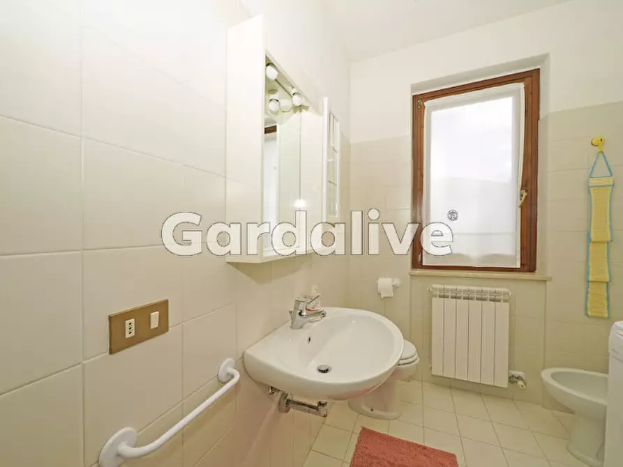 Immagine 9 di Appartamento in vendita  in Via Gramsci, SNC a Tignale