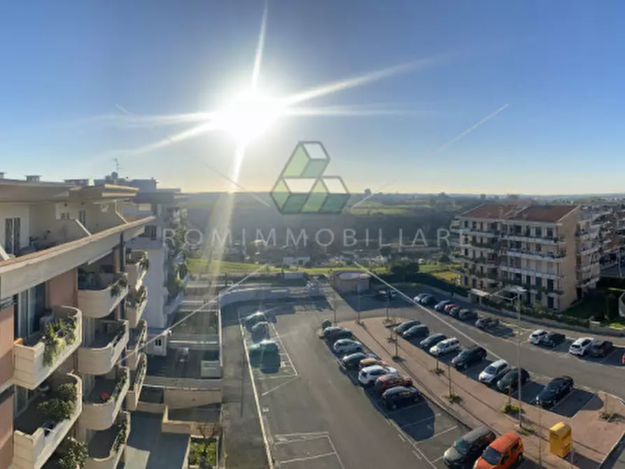 Immagine 7 di Negozio in vendita  in Via Andrea Lavezzolo a Roma