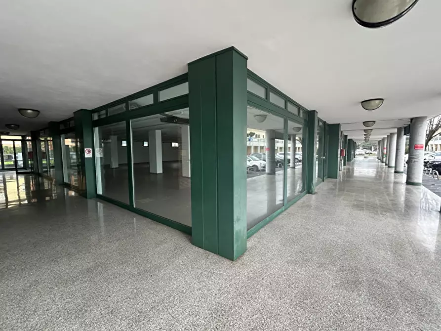 Immagine 2 di Negozio in vendita  in Piazza Mercato a Mestrino
