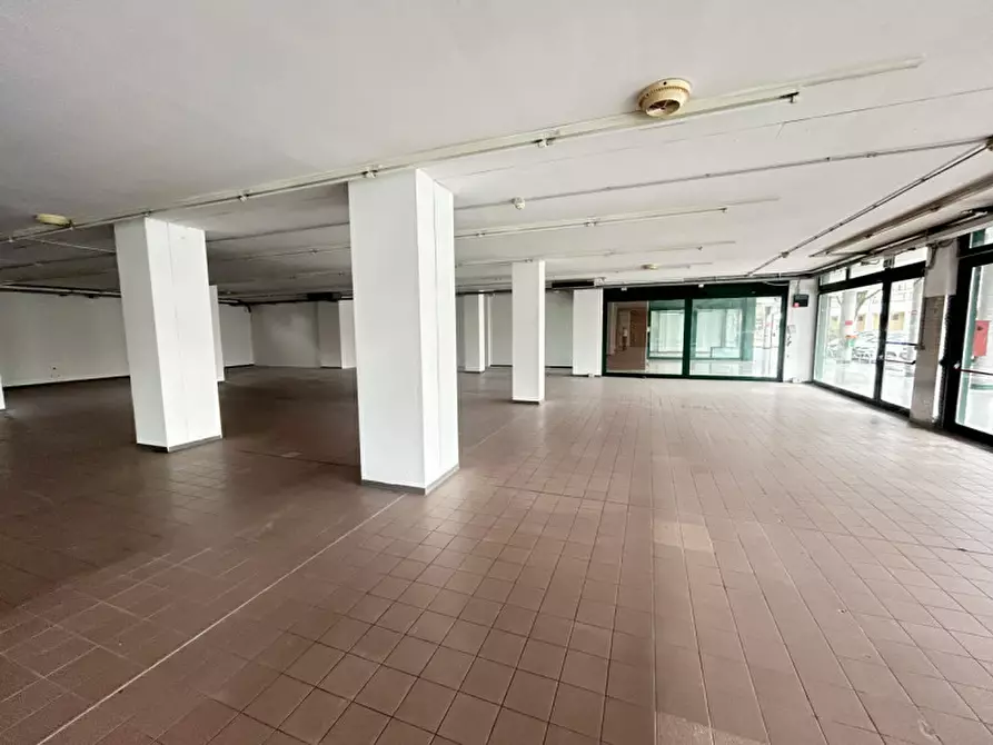 Immagine 9 di Negozio in vendita  in Piazza Mercato a Mestrino