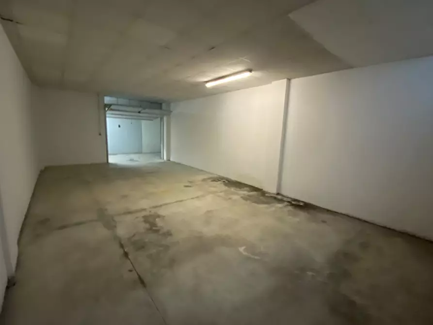 Immagine 17 di Negozio in vendita  in Piazza Mercato a Mestrino
