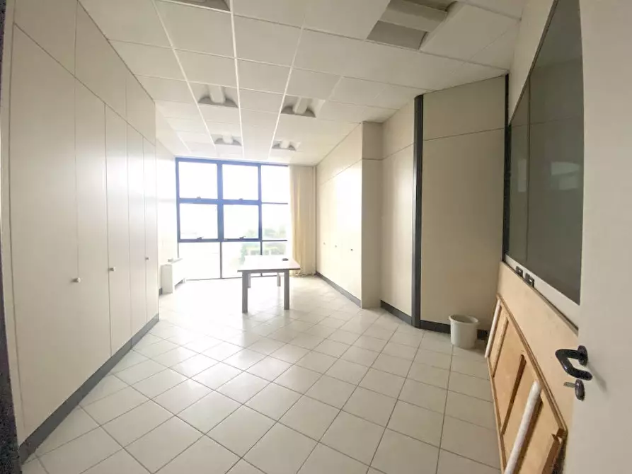 Immagine 7 di Ufficio in vendita  in VIA TURATI a Cesena