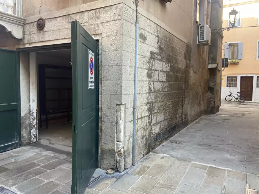 Immagine 1 di Garage in vendita  in Calle Gradara a Chioggia
