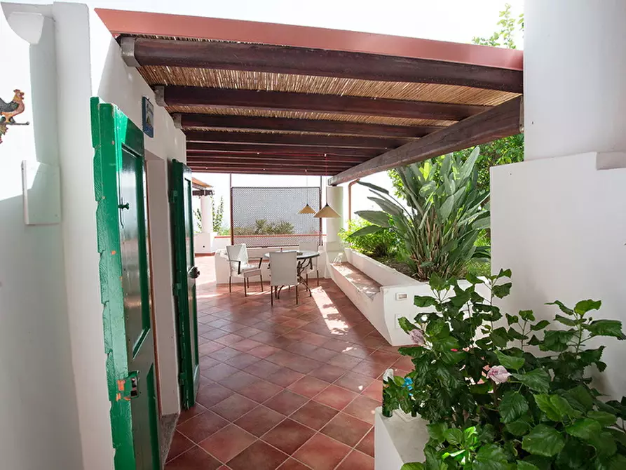 Immagine 31 di Villa in vendita  a Lipari