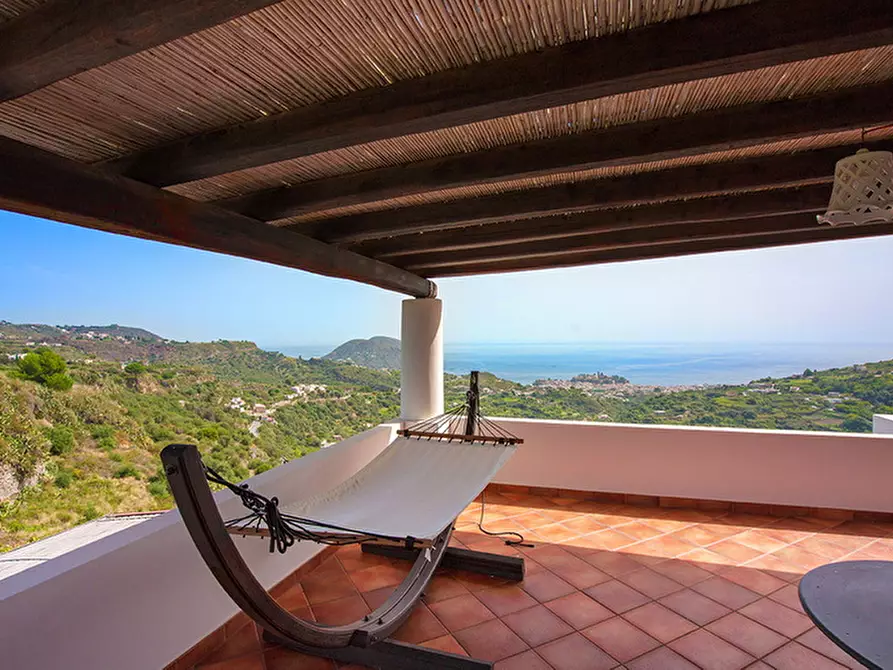 Immagine 36 di Villa in vendita  a Lipari