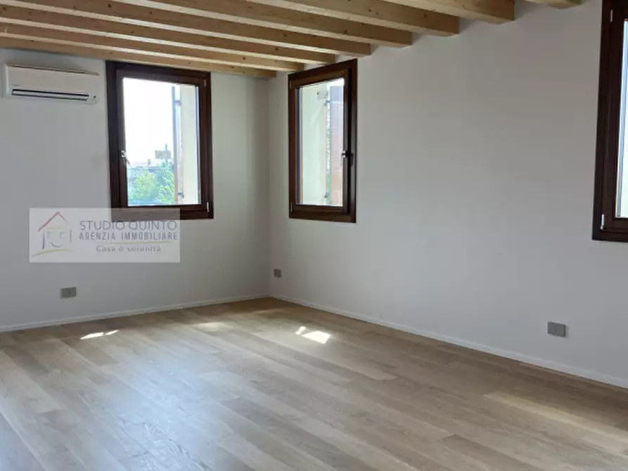 Immagine 1 di Appartamento in vendita  a Treviso