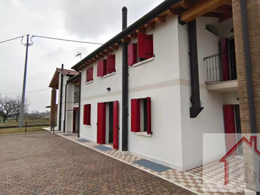 Immagine 2 di Villetta a schiera in vendita  in via san pio x a Volpago Del Montello
