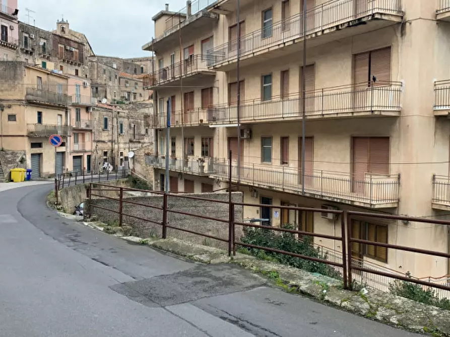 Immagine 28 di Appartamento in vendita  in Via Fontana 188 a Modica