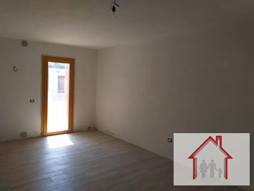 Immagine 1 di Appartamento in vendita  a Susegana