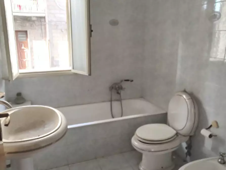 Immagine 7 di Appartamento in vendita  in via Pietro Micca n.76 a Palagonia