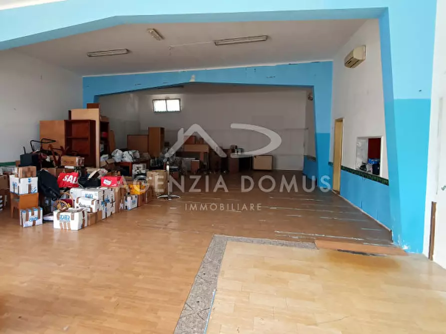 Immagine 9 di Magazzino in vendita  in Via F. Quarta a Racale