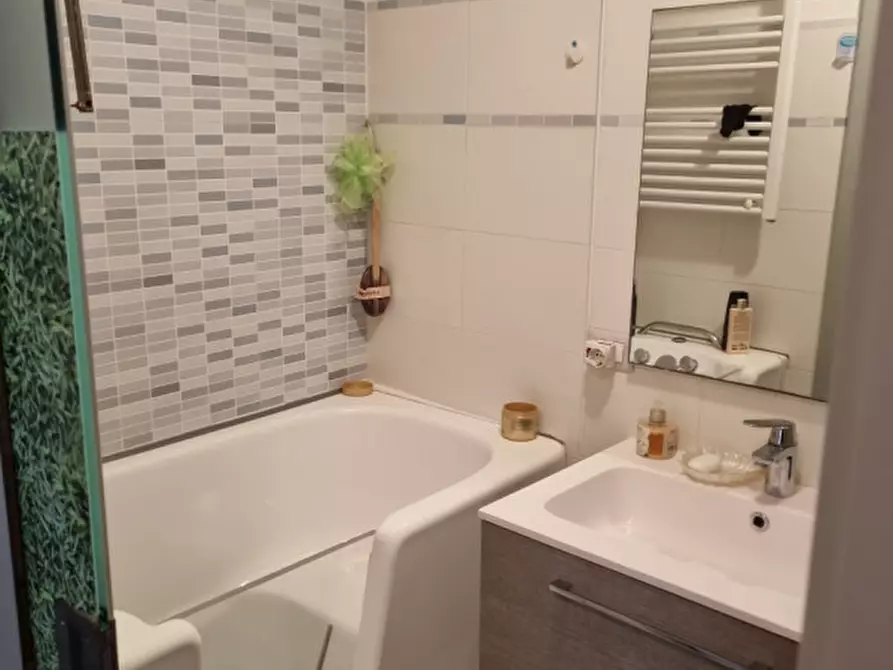 Immagine 8 di Appartamento in vendita  in Piazzetta Di San Giovanni a Commezzadura