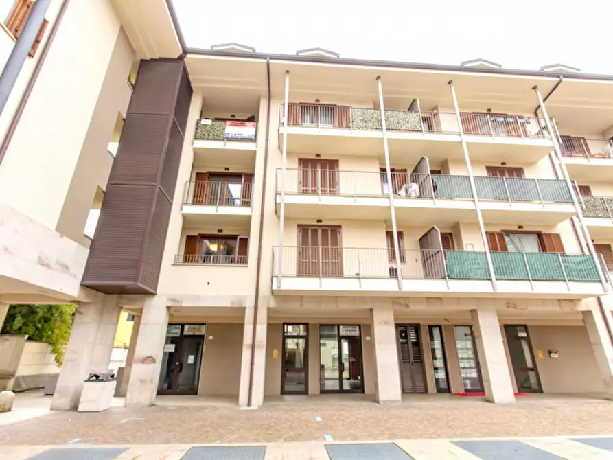 Immagine 2 di Appartamento in vendita  in Piazza G. Astengo, 2 a Settimo Torinese