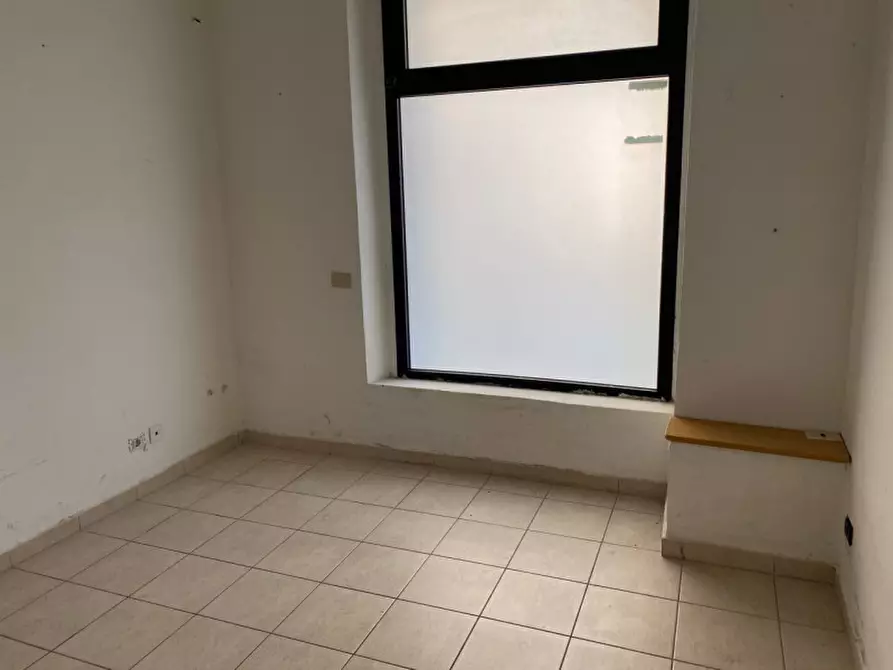 Immagine 8 di Negozio in affitto  in VIA CECCONI a Firenze
