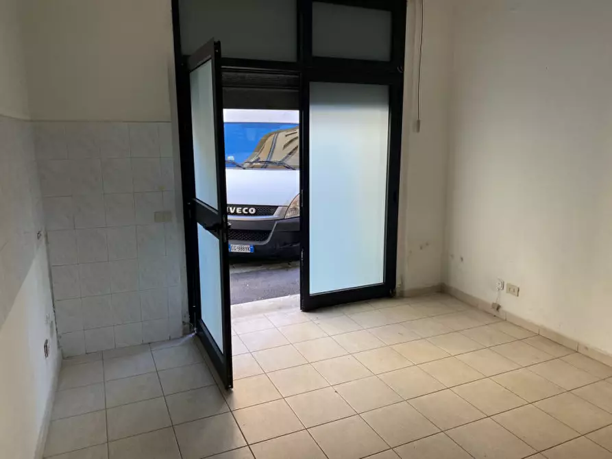 Immagine 10 di Negozio in affitto  in VIA CECCONI a Firenze