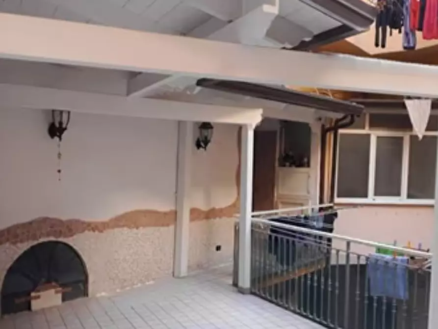 Immagine 2 di Appartamento in affitto  in via cesare rosaroll 172 a Napoli